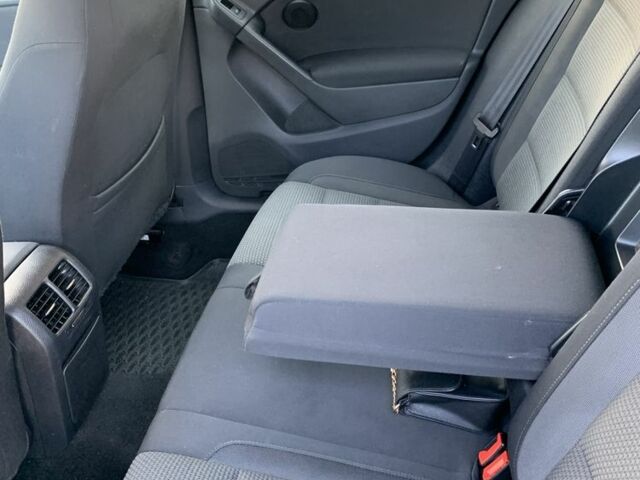 Чорний Фольксваген Гольф, об'ємом двигуна 1.4 л та пробігом 228 тис. км за 9000 $, фото 9 на Automoto.ua