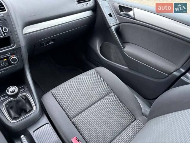 Черный Фольксваген Гольф, объемом двигателя 1.4 л и пробегом 184 тыс. км за 7899 $, фото 22 на Automoto.ua