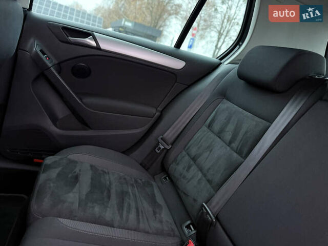 Черный Фольксваген Гольф, объемом двигателя 1.4 л и пробегом 227 тыс. км за 8500 $, фото 67 на Automoto.ua