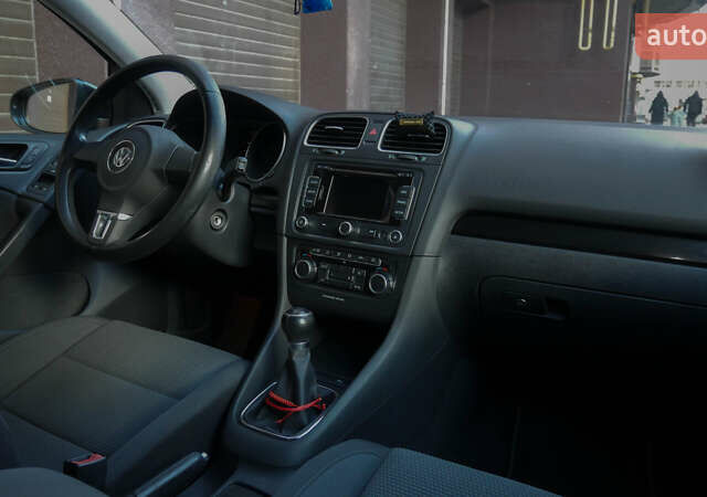 Черный Фольксваген Гольф, объемом двигателя 1.59 л и пробегом 227 тыс. км за 8600 $, фото 12 на Automoto.ua