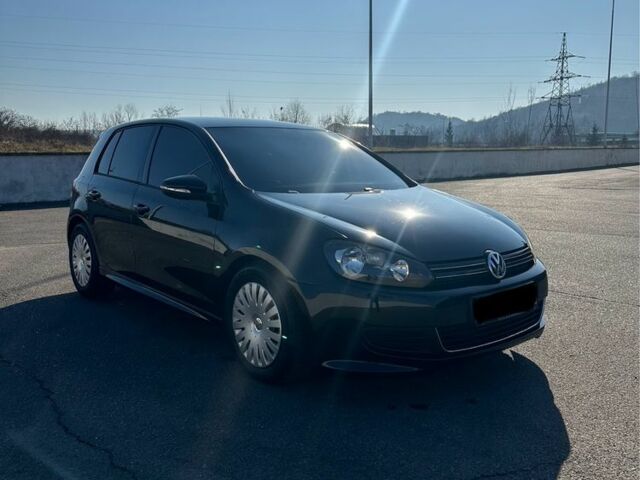 Черный Фольксваген Гольф, объемом двигателя 1.6 л и пробегом 271 тыс. км за 7700 $, фото 4 на Automoto.ua