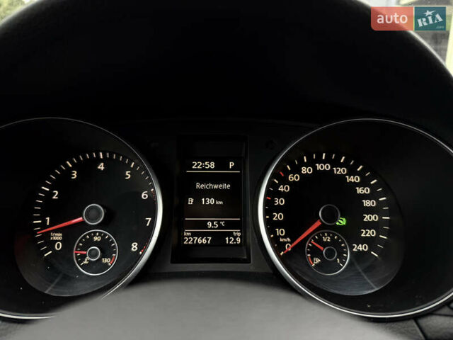Черный Фольксваген Гольф, объемом двигателя 1.4 л и пробегом 227 тыс. км за 8500 $, фото 94 на Automoto.ua