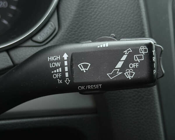 Черный Фольксваген Гольф, объемом двигателя 1.4 л и пробегом 227 тыс. км за 8500 $, фото 51 на Automoto.ua