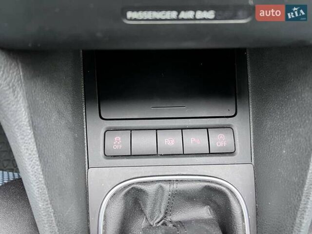 Чорний Фольксваген Гольф, об'ємом двигуна 1.6 л та пробігом 138 тис. км за 7999 $, фото 99 на Automoto.ua