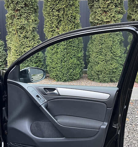 Черный Фольксваген Гольф, объемом двигателя 1.39 л и пробегом 242 тыс. км за 7999 $, фото 40 на Automoto.ua