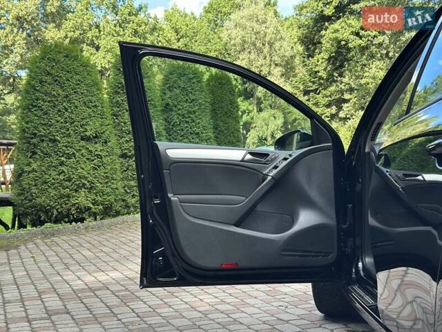 Чорний Фольксваген Гольф, об'ємом двигуна 1.39 л та пробігом 199 тис. км за 8750 $, фото 43 на Automoto.ua