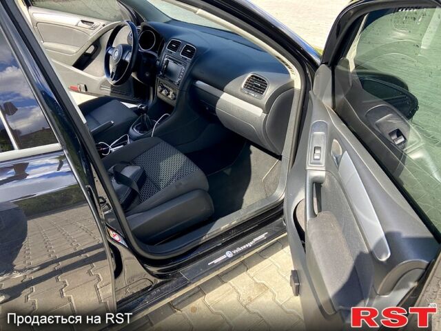 Черный Фольксваген Гольф, объемом двигателя 1.6 л и пробегом 230 тыс. км за 7200 $, фото 8 на Automoto.ua