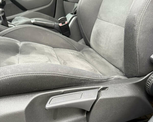 Черный Фольксваген Гольф, объемом двигателя 1.4 л и пробегом 175 тыс. км за 8700 $, фото 14 на Automoto.ua