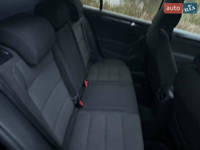 Чорний Фольксваген Гольф, об'ємом двигуна 1.39 л та пробігом 230 тис. км за 8250 $, фото 10 на Automoto.ua