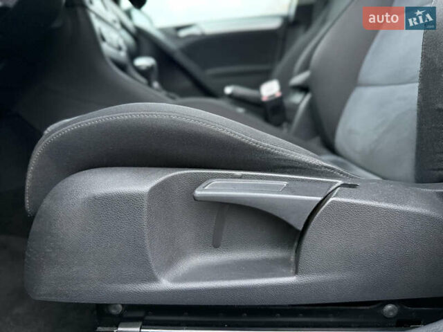 Черный Фольксваген Гольф, объемом двигателя 1.4 л и пробегом 227 тыс. км за 8500 $, фото 44 на Automoto.ua