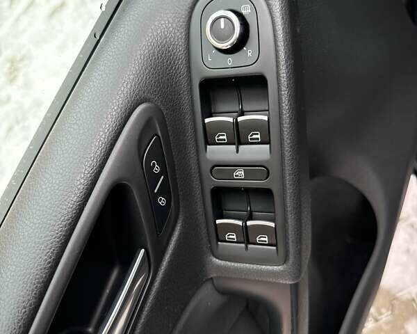 Черный Фольксваген Гольф, объемом двигателя 1.39 л и пробегом 203 тыс. км за 8900 $, фото 20 на Automoto.ua