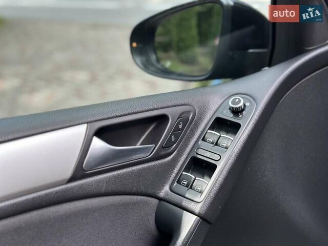 Чорний Фольксваген Гольф, об'ємом двигуна 1.39 л та пробігом 199 тис. км за 8750 $, фото 42 на Automoto.ua