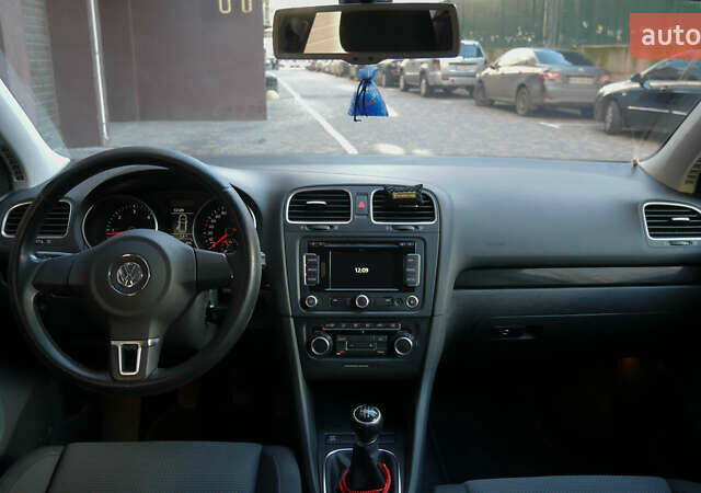 Черный Фольксваген Гольф, объемом двигателя 1.59 л и пробегом 227 тыс. км за 8600 $, фото 24 на Automoto.ua