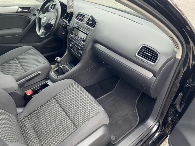 Черный Фольксваген Гольф, объемом двигателя 1.4 л и пробегом 237 тыс. км за 7300 $, фото 5 на Automoto.ua