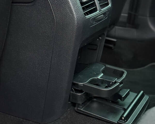 Черный Фольксваген Гольф, объемом двигателя 1.4 л и пробегом 227 тыс. км за 8500 $, фото 65 на Automoto.ua