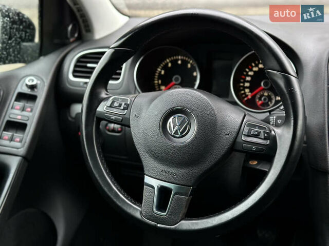 Черный Фольксваген Гольф, объемом двигателя 1.4 л и пробегом 197 тыс. км за 7999 $, фото 48 на Automoto.ua
