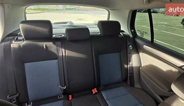 Черный Фольксваген Гольф, объемом двигателя 1.6 л и пробегом 209 тыс. км за 7700 $, фото 10 на Automoto.ua