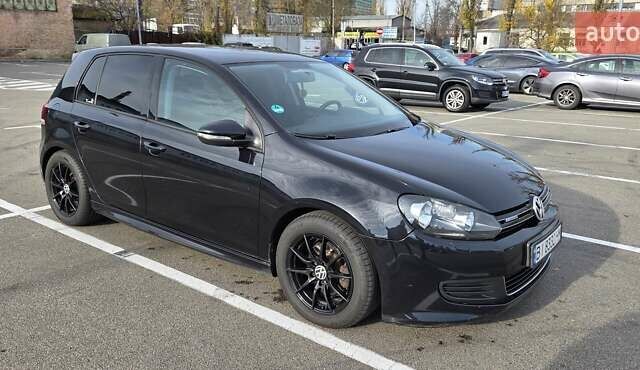 Черный Фольксваген Гольф, объемом двигателя 1.6 л и пробегом 209 тыс. км за 7700 $, фото 2 на Automoto.ua