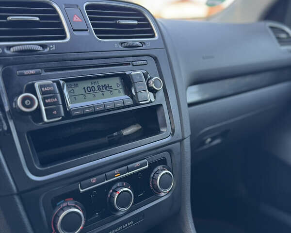 Чорний Фольксваген Гольф, об'ємом двигуна 1.4 л та пробігом 215 тис. км за 6190 $, фото 23 на Automoto.ua