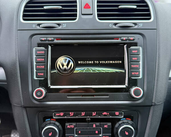 Черный Фольксваген Гольф, объемом двигателя 1.4 л и пробегом 227 тыс. км за 8500 $, фото 52 на Automoto.ua