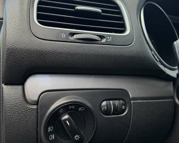 Черный Фольксваген Гольф, объемом двигателя 1.6 л и пробегом 186 тыс. км за 7999 $, фото 36 на Automoto.ua