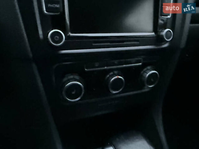 Чорний Фольксваген Гольф, об'ємом двигуна 1.39 л та пробігом 230 тис. км за 8250 $, фото 15 на Automoto.ua