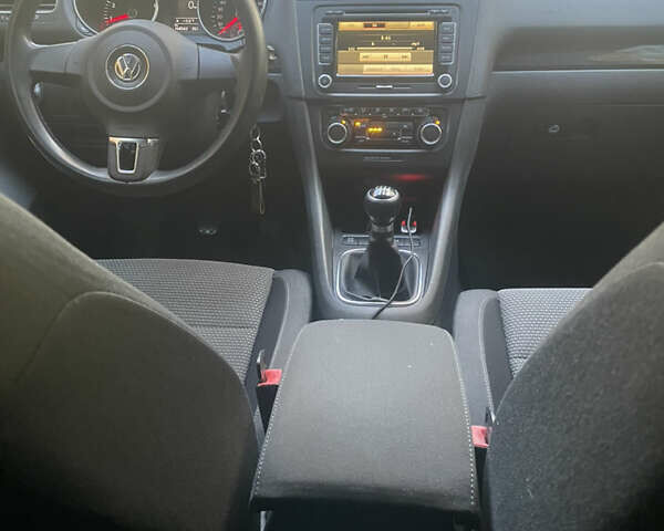 Черный Фольксваген Гольф, объемом двигателя 1.39 л и пробегом 172 тыс. км за 9700 $, фото 15 на Automoto.ua