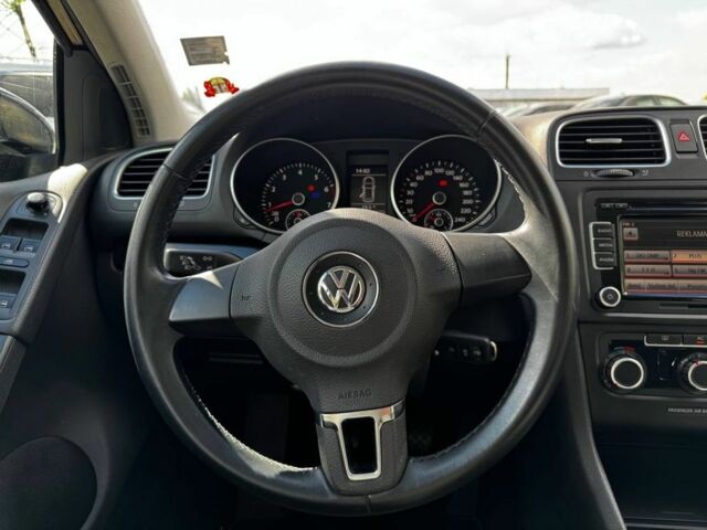 Черный Фольксваген Гольф, объемом двигателя 1.4 л и пробегом 220 тыс. км за 7800 $, фото 11 на Automoto.ua