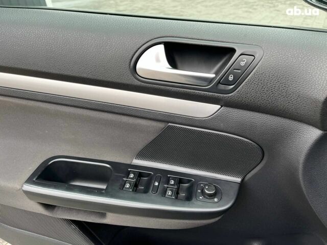 Черный Фольксваген Гольф, объемом двигателя 0 л и пробегом 217 тыс. км за 5500 $, фото 8 на Automoto.ua