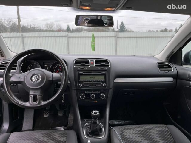 Черный Фольксваген Гольф, объемом двигателя 0 л и пробегом 217 тыс. км за 5500 $, фото 1 на Automoto.ua