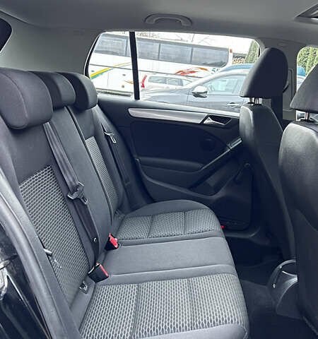 Черный Фольксваген Гольф, объемом двигателя 1.39 л и пробегом 242 тыс. км за 7999 $, фото 39 на Automoto.ua