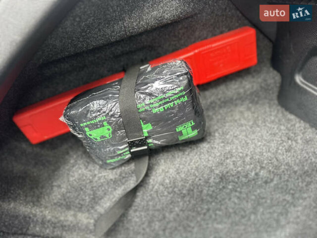 Чорний Фольксваген Гольф, об'ємом двигуна 1.39 л та пробігом 210 тис. км за 7900 $, фото 26 на Automoto.ua