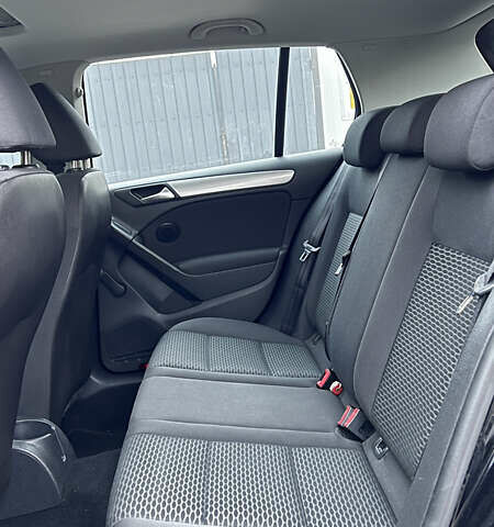 Черный Фольксваген Гольф, объемом двигателя 1.39 л и пробегом 242 тыс. км за 7999 $, фото 32 на Automoto.ua