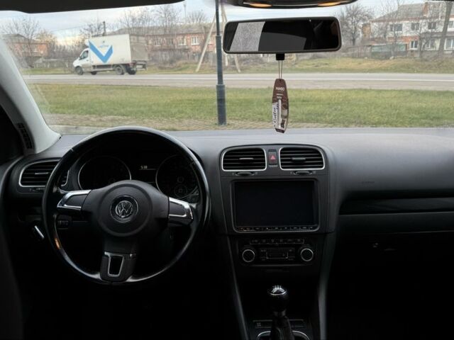 Черный Фольксваген Гольф, объемом двигателя 1.4 л и пробегом 256 тыс. км за 7777 $, фото 16 на Automoto.ua