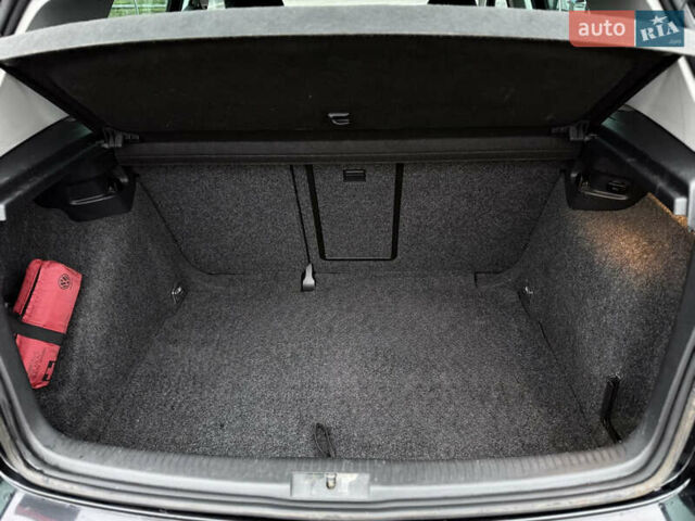 Черный Фольксваген Гольф, объемом двигателя 1.4 л и пробегом 227 тыс. км за 8500 $, фото 89 на Automoto.ua