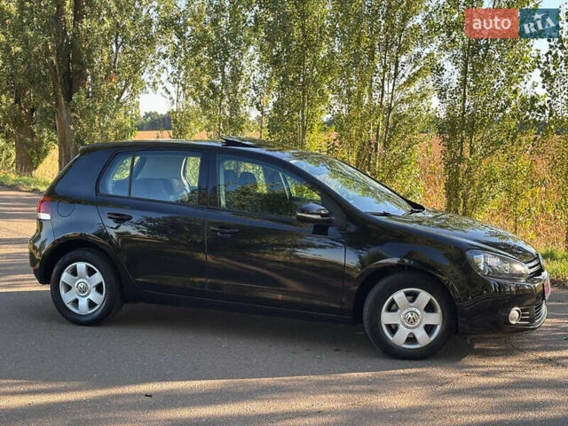 Черный Фольксваген Гольф, объемом двигателя 1.39 л и пробегом 160 тыс. км за 8300 $, фото 4 на Automoto.ua