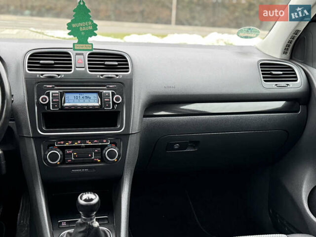 Чорний Фольксваген Гольф, об'ємом двигуна 1.4 л та пробігом 215 тис. км за 6850 $, фото 61 на Automoto.ua