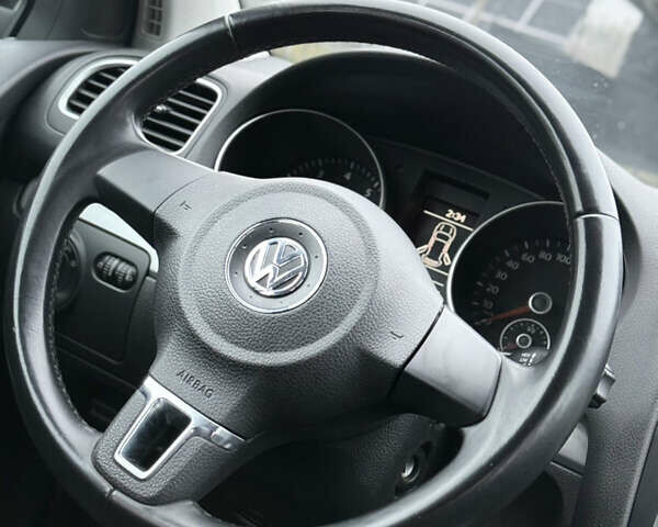 Черный Фольксваген Гольф, объемом двигателя 1.4 л и пробегом 227 тыс. км за 8500 $, фото 33 на Automoto.ua