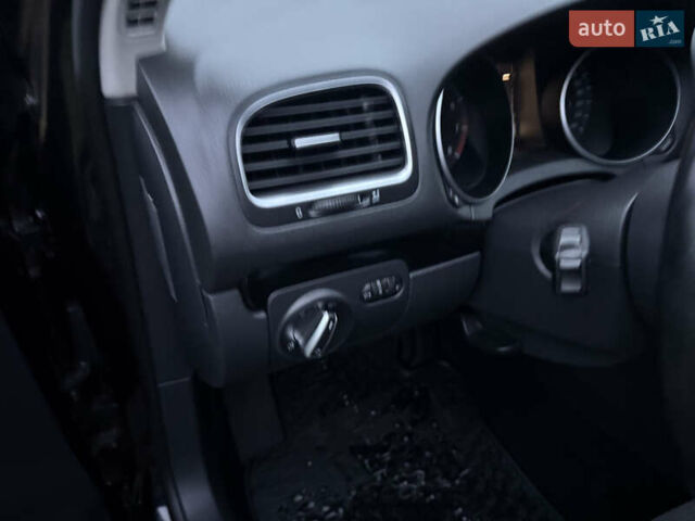 Черный Фольксваген Гольф, объемом двигателя 1.4 л и пробегом 229 тыс. км за 8300 $, фото 13 на Automoto.ua