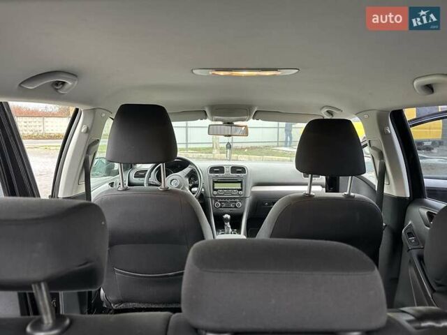 Черный Фольксваген Гольф, объемом двигателя 1.39 л и пробегом 187 тыс. км за 8199 $, фото 19 на Automoto.ua