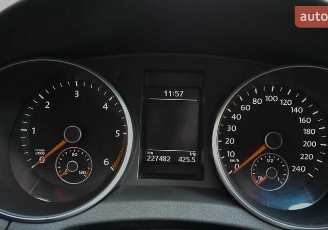 Черный Фольксваген Гольф, объемом двигателя 1.59 л и пробегом 227 тыс. км за 8600 $, фото 25 на Automoto.ua