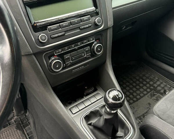 Черный Фольксваген Гольф, объемом двигателя 1.4 л и пробегом 175 тыс. км за 8700 $, фото 12 на Automoto.ua