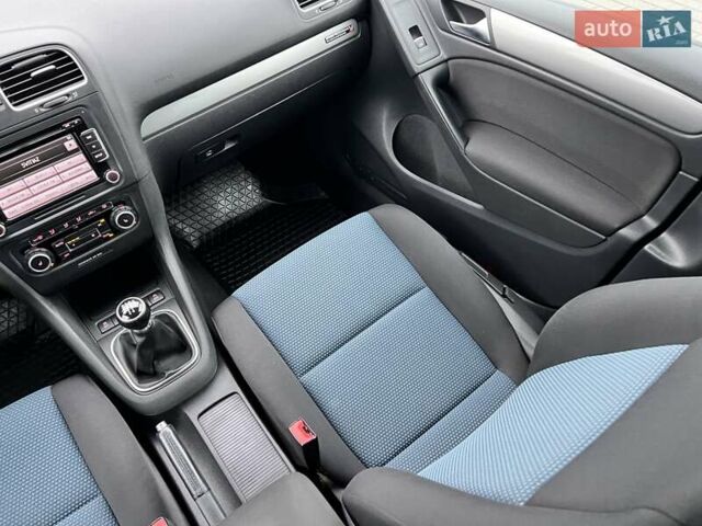Чорний Фольксваген Гольф, об'ємом двигуна 1.6 л та пробігом 138 тис. км за 7999 $, фото 107 на Automoto.ua