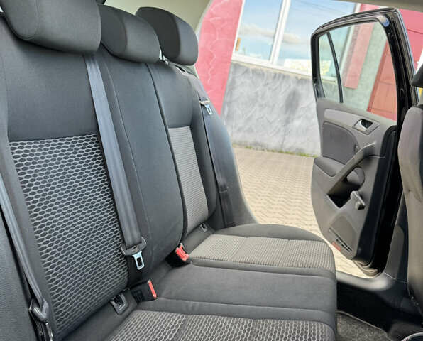 Черный Фольксваген Гольф, объемом двигателя 1.6 л и пробегом 186 тыс. км за 7999 $, фото 34 на Automoto.ua