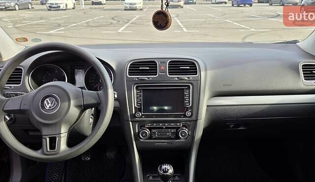 Черный Фольксваген Гольф, объемом двигателя 1.6 л и пробегом 209 тыс. км за 7700 $, фото 8 на Automoto.ua