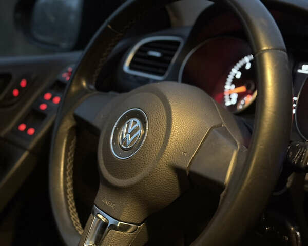 Черный Фольксваген Гольф, объемом двигателя 1.2 л и пробегом 161 тыс. км за 6700 $, фото 14 на Automoto.ua