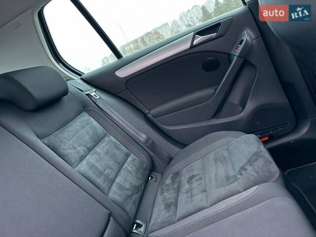 Черный Фольксваген Гольф, объемом двигателя 1.4 л и пробегом 227 тыс. км за 8500 $, фото 76 на Automoto.ua