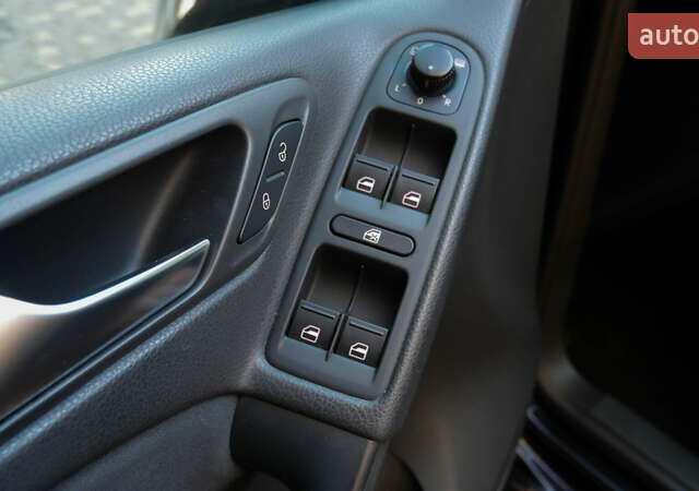 Черный Фольксваген Гольф, объемом двигателя 1.59 л и пробегом 227 тыс. км за 8600 $, фото 23 на Automoto.ua