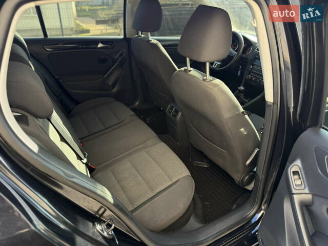 Черный Фольксваген Гольф, объемом двигателя 1.97 л и пробегом 231 тыс. км за 7999 $, фото 27 на Automoto.ua