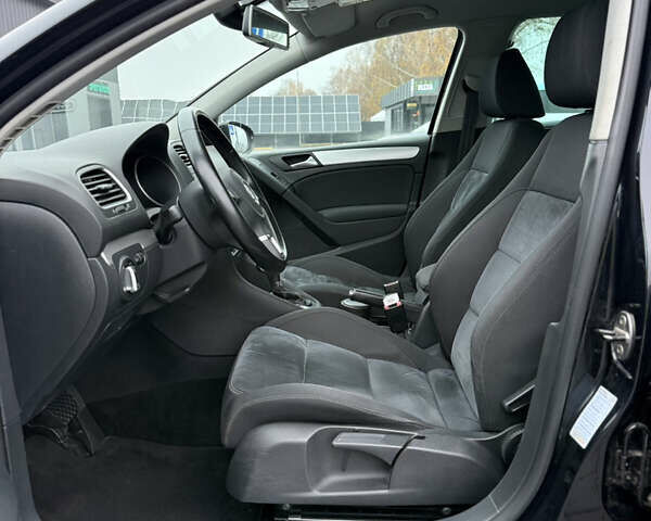 Черный Фольксваген Гольф, объемом двигателя 1.4 л и пробегом 227 тыс. км за 8500 $, фото 40 на Automoto.ua